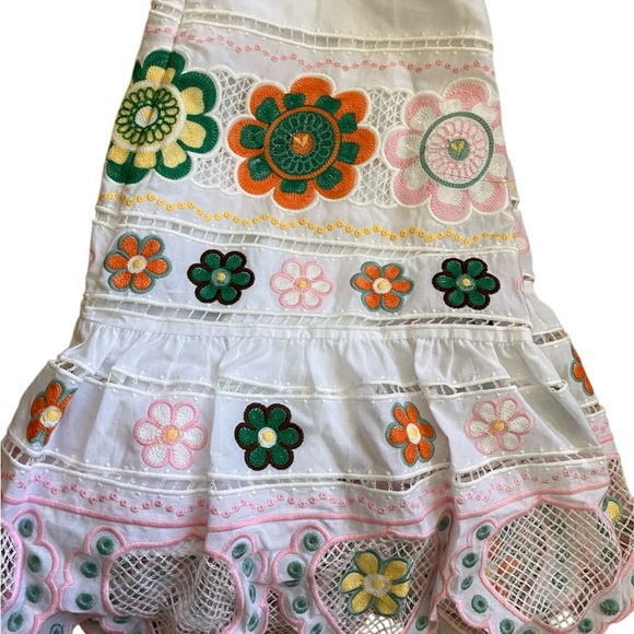 Floral Embroidered White Skirt - Picture 2 of 3